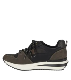 Baretraps Cabriole Sneaker