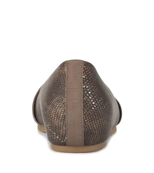 Baretraps Chainey Casual Flat