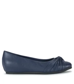 Baretraps Chainey Casual Flat