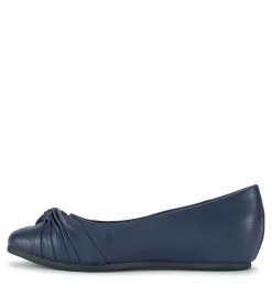 Baretraps Chainey Casual Flat
