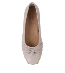 Baretraps Chainey Casual Flat