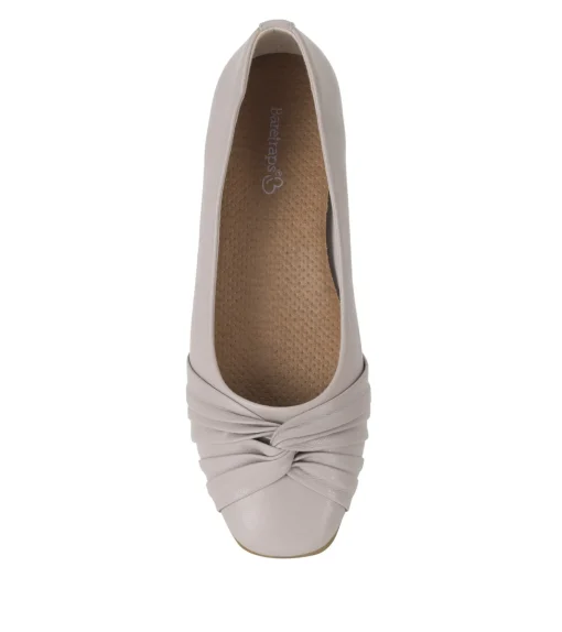 Baretraps Chainey Casual Flat