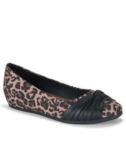Baretraps Chainey Casual Flat