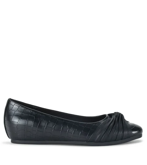 Baretraps Chainey Casual Flat
