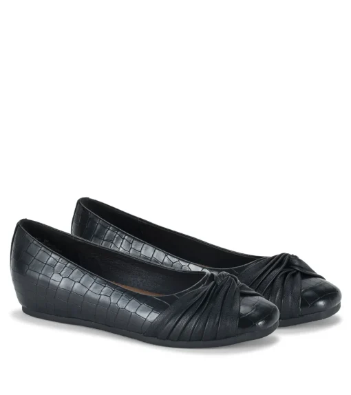 Baretraps Chainey Casual Flat