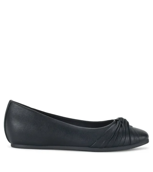 Baretraps Chainey Casual Flat