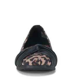 Baretraps Chainey Casual Flat
