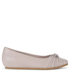 Baretraps Chainey Casual Flat