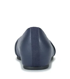 Baretraps Chainey Casual Flat