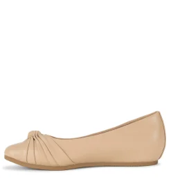 Baretraps Chainey Casual Flat