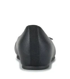 Baretraps Colette Flat