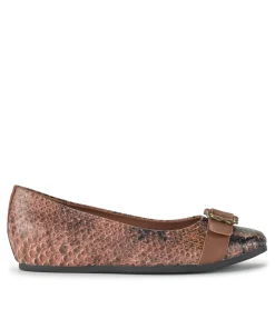Baretraps Colette Flat