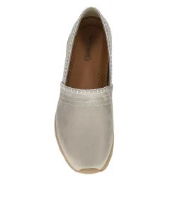 Baretraps Gennie Slip On