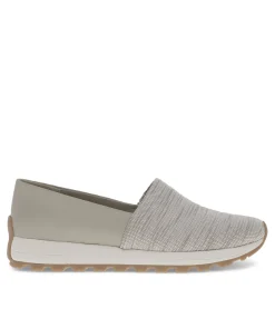 Baretraps Gennie Slip On