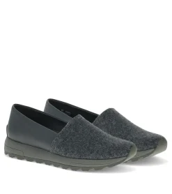 Baretraps Gennie Slip On