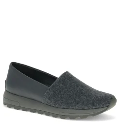 Baretraps Gennie Slip On