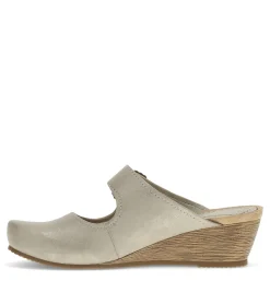 Baretraps Luna Mary Jane Mule