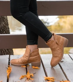 Baretraps Sazzie Bootie