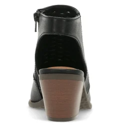 Baretraps Yangley Block Heel Bootie